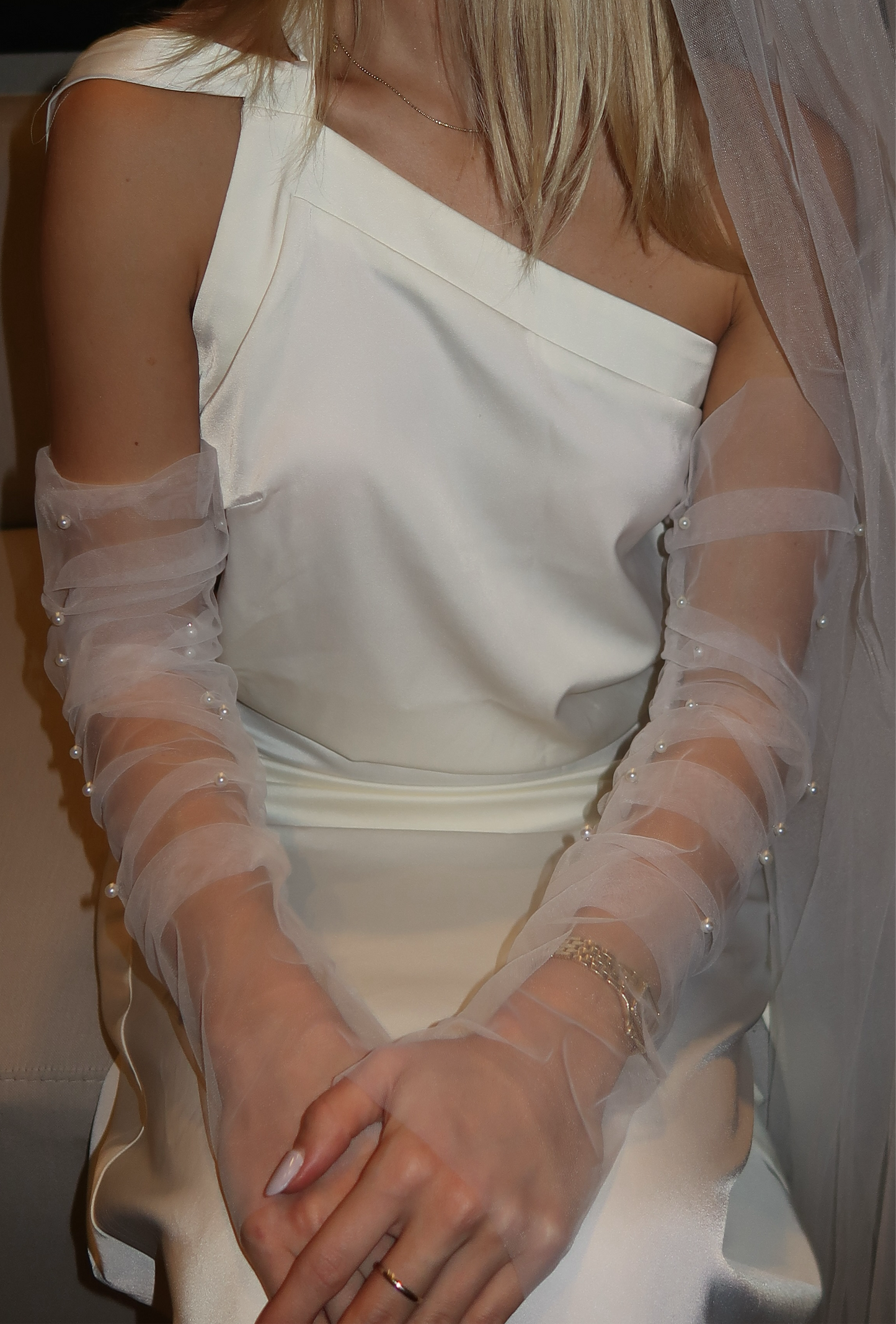 G L O V E S (Pearl Bridal Gloves)