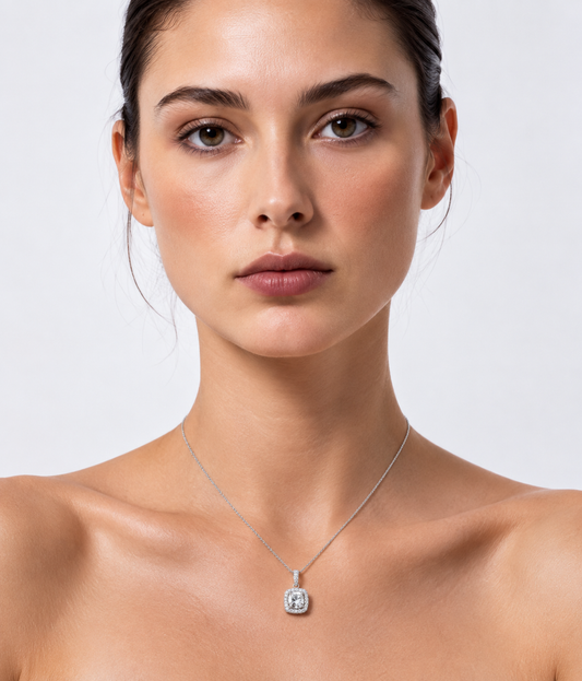 Victoria Halo Necklace - Moissanita
