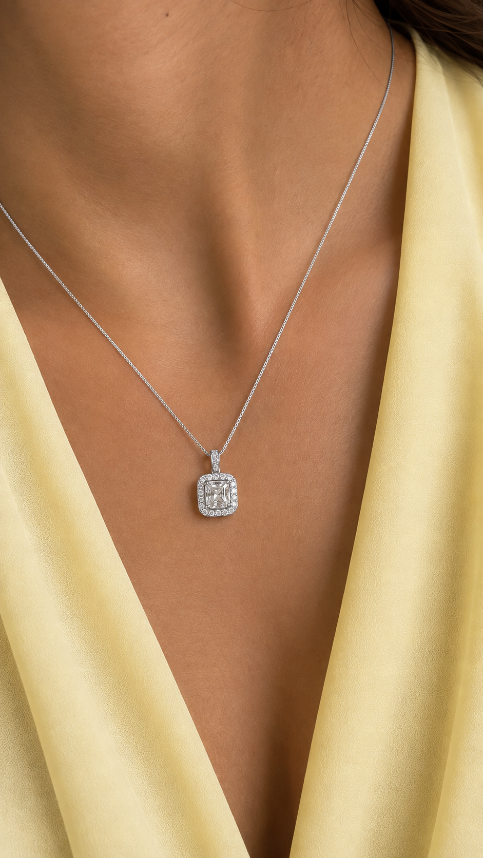 Victoria Halo Necklace - Moissanita